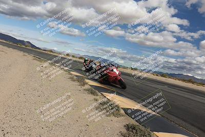 media/Nov-16-2025-Race Pace (Sun) [[8c5fa54630]]/Verified Riders/6-Turn 10 Inside (1145am)/